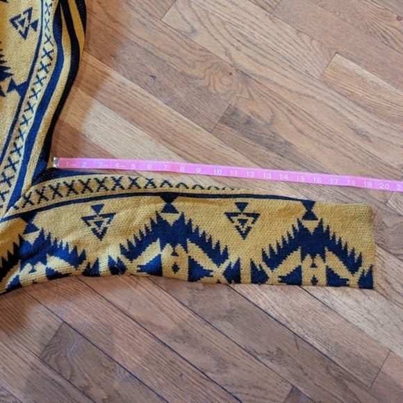 Blu Pepper Large‎ Yellow & Blue Aztec Open Front Cardigan Sweater w/ Fringe - Picture 9 of 9